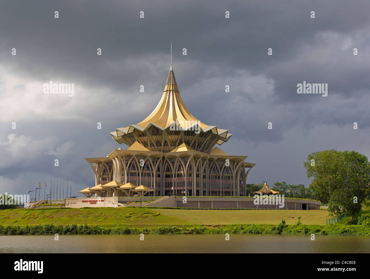 Staatlichen gesetzgebende Versammlung Gebäude in Sarawak, Borneo, Malaysia Stockfoto