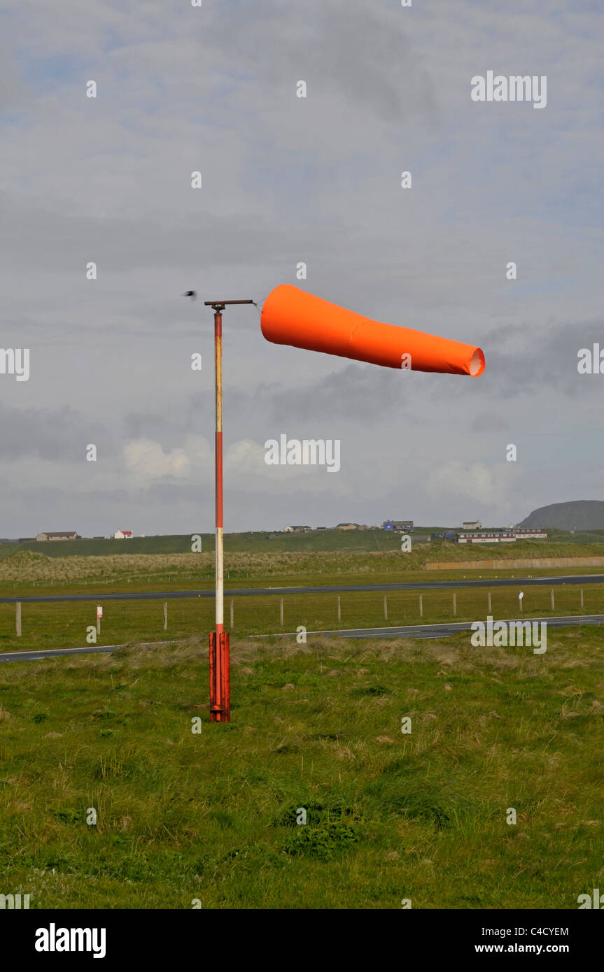 Windsack, Sumburgh Flughafen, Shetland, Scotland, UK Stockfoto