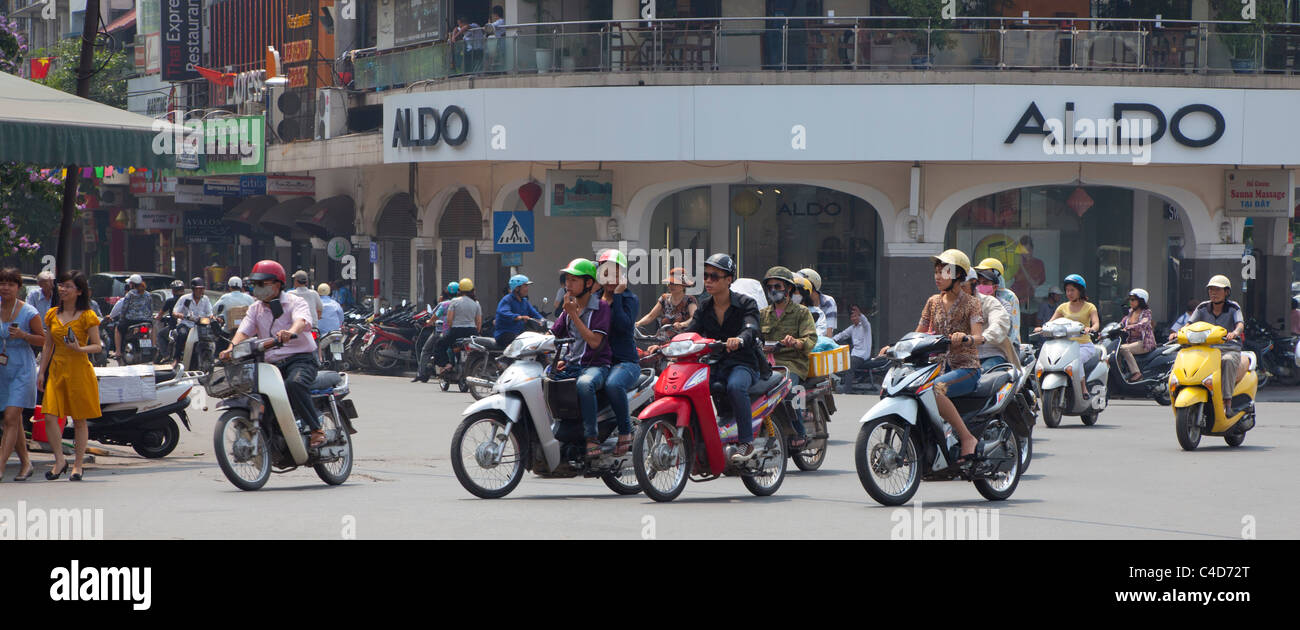 Chaotische Reise Fortschritte, Nordvietnam, kleine Motorräder sind hier sehr beliebt Stockfoto