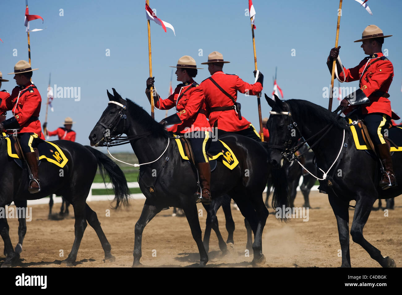 Mai 2011, Ottawa Ontario Kanada. Bilder von der Royal Canadian Mounted Police Musical Ride Kommissaren zu überprüfen. Stockfoto