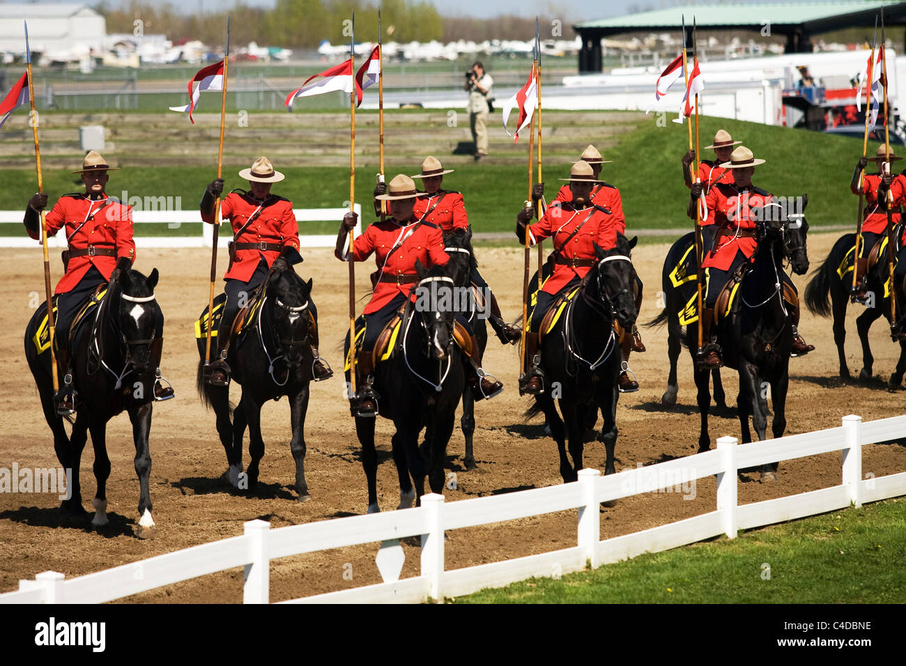 Mai 2011, Ottawa Ontario Kanada. Bilder von der Royal Canadian Mounted Police Musical Ride Kommissaren zu überprüfen. Stockfoto