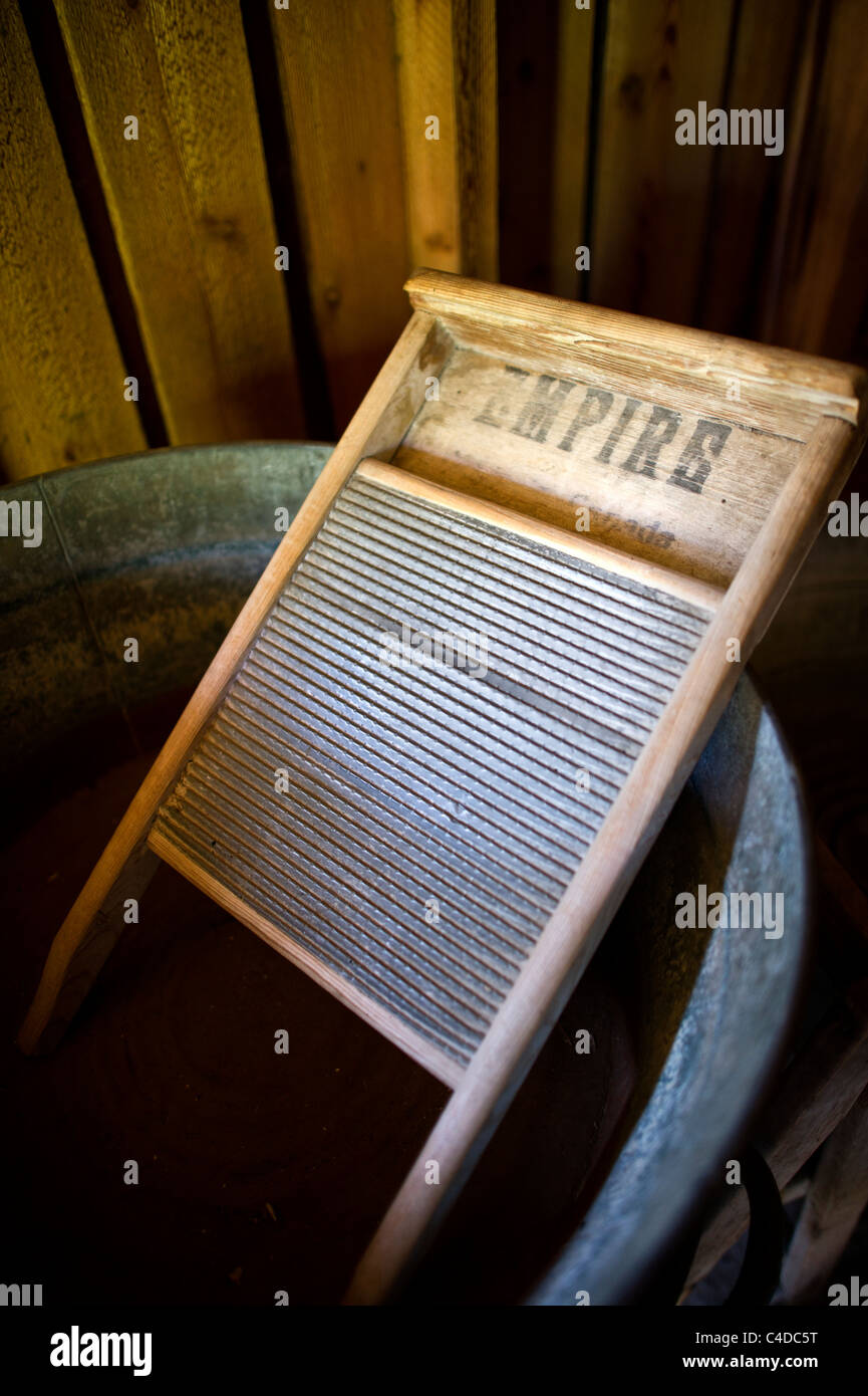 vintage-waschbrett-stockfotos-und-bilder-kaufen-alamy