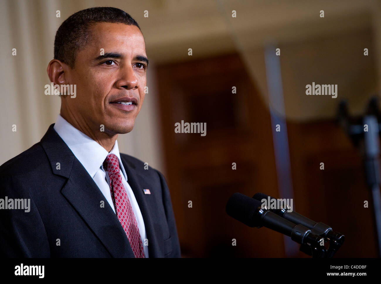 Präsident Barack Obama spricht im East Room des weißen Hauses. Stockfoto