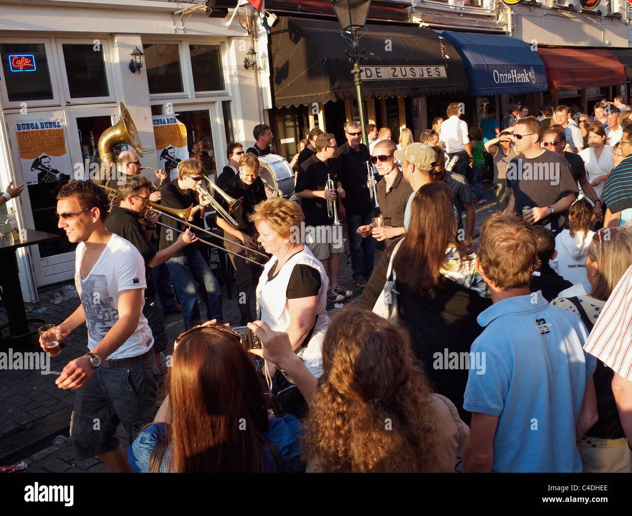 das Jazz-Festival in Breda, Niederlande, ist eine jährliche Veranstaltung mit vielen Bands, die in den Straßen der Altstadt Stockfoto