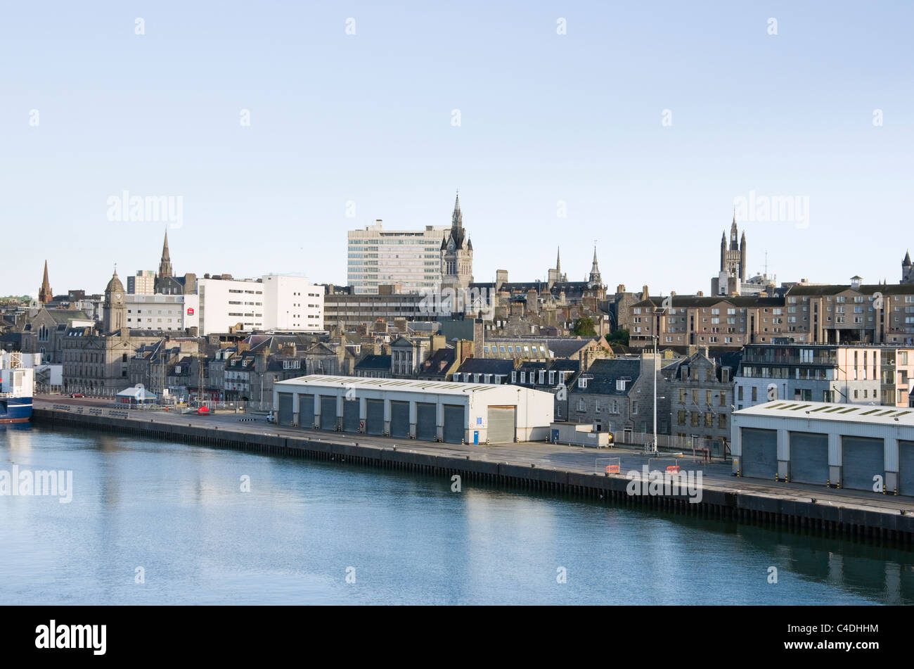 Stadtzentrum Skyline und Waterfront im Hafen von Aberdeen, Aberdeenshire, Schottland, Großbritannien, Großbritannien. Stockfoto