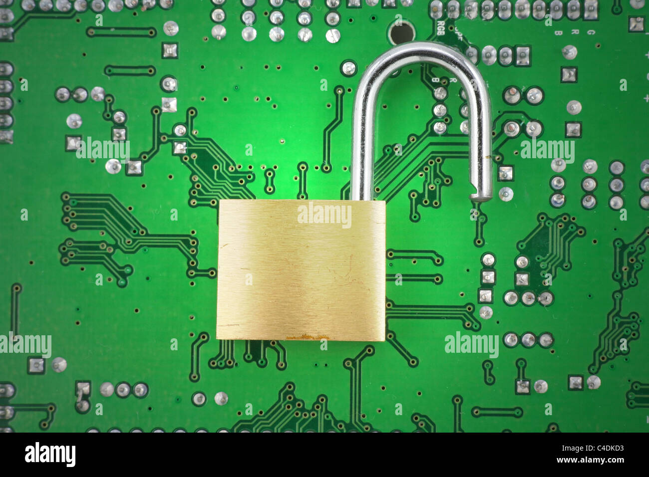 Sperre und Leiterplatte, Konzept der Computersicherheit eröffnet Stockfoto