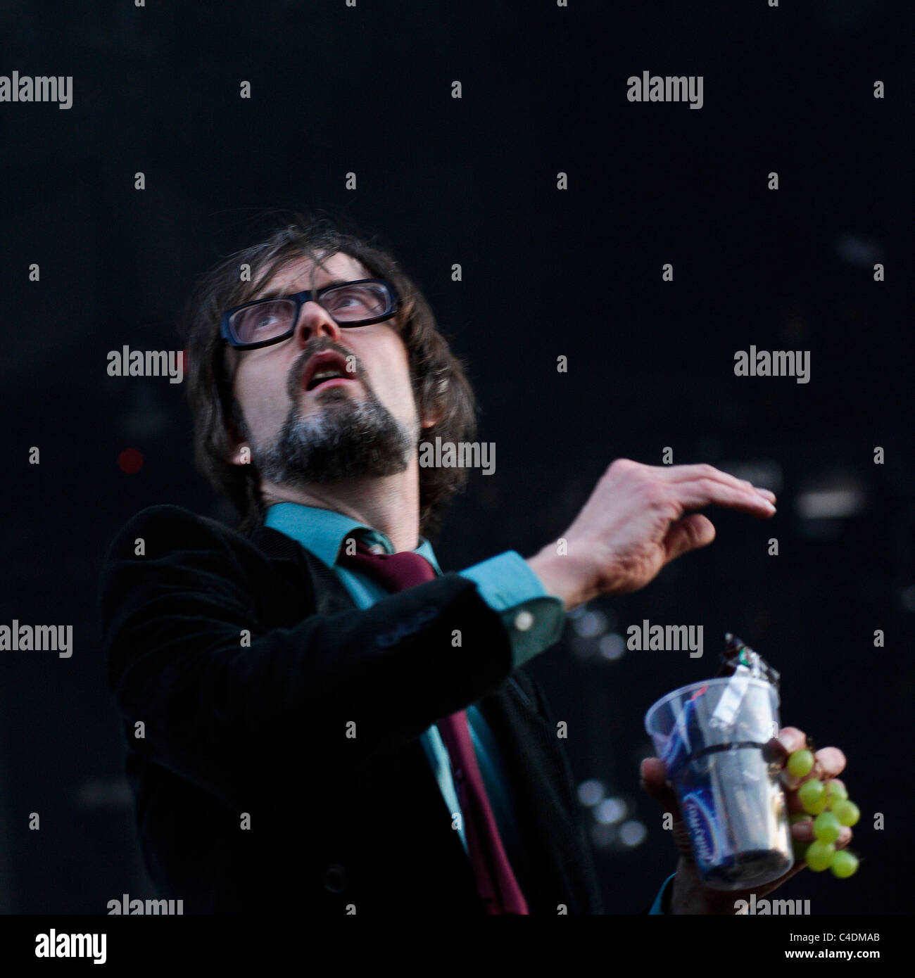 Zellstoff spielt die Isle Of Wight Festival 2011, Newport am 11. Juni 2011. Personen im Bild: Jarvis Cocker. Bild von Julie Edwards Stockfoto