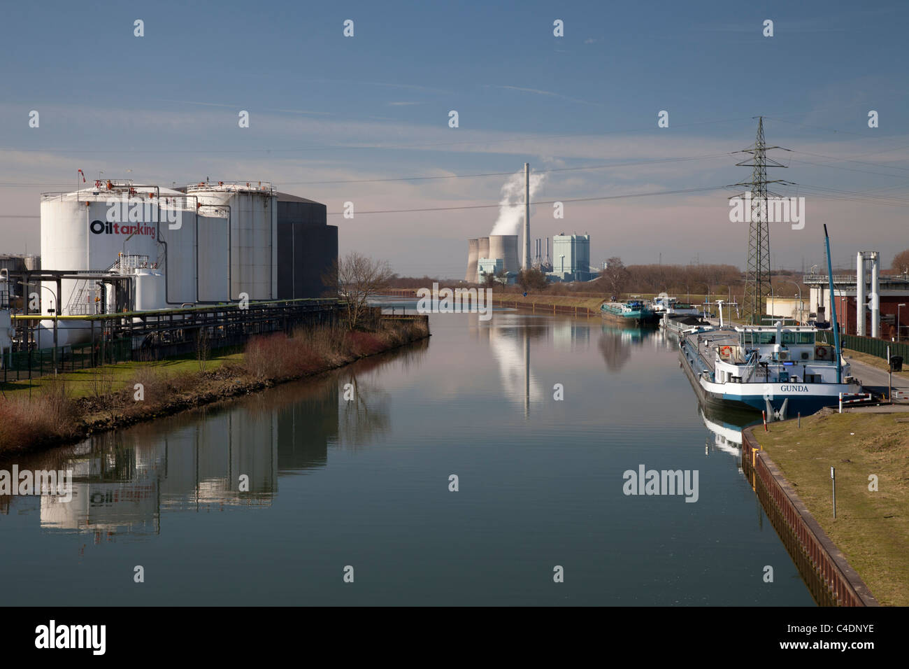 Oilharbor an den Datteln-Hamm-Kanal, Hamm, Ruhrgebiet, Nordrhein-Westfalen, Deutschland Stockfoto