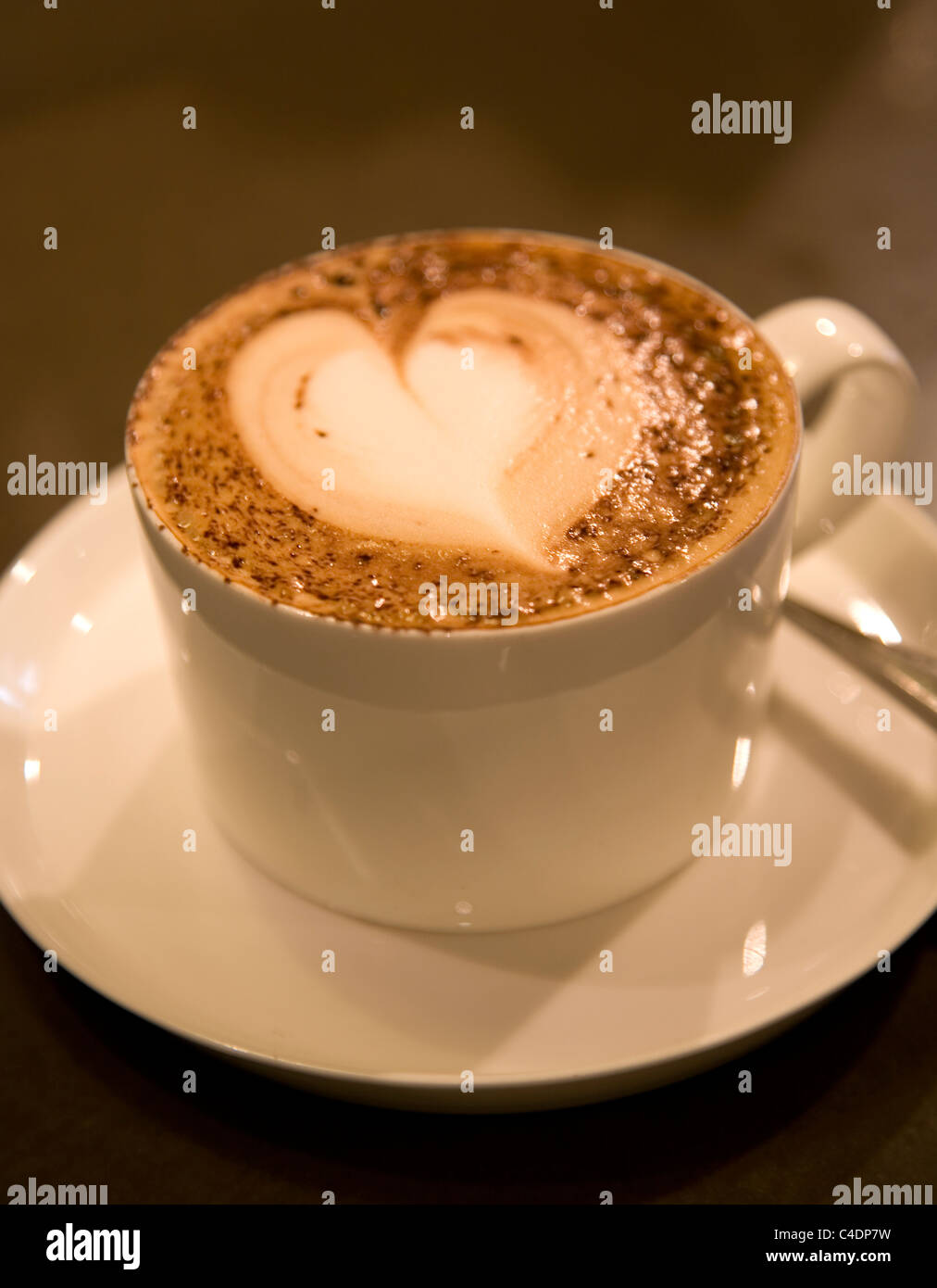 Latte Art auf Kaffee Stockfoto