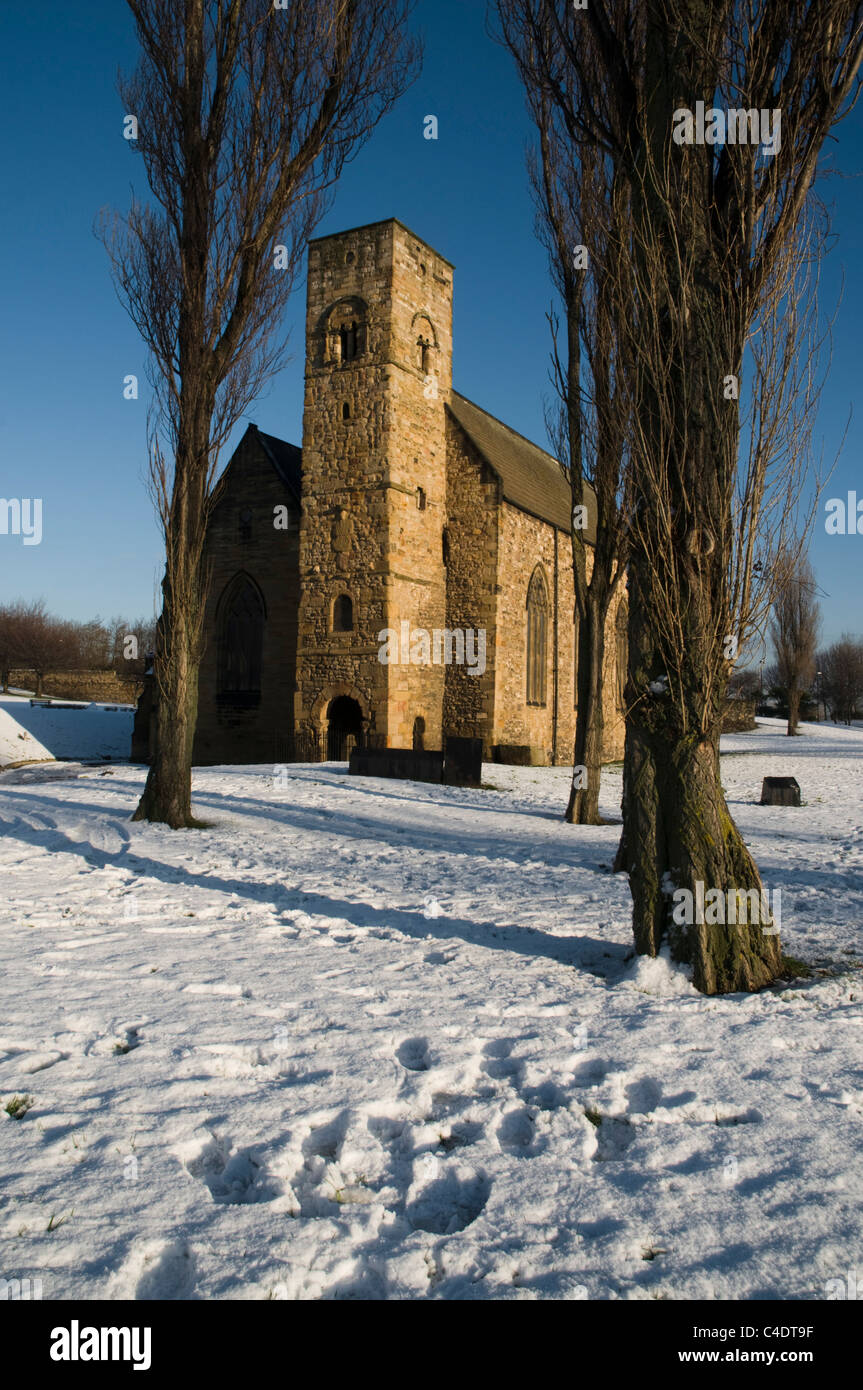 Eine winterliche Szene Sunderland St. Peters Kirche. Stockfoto