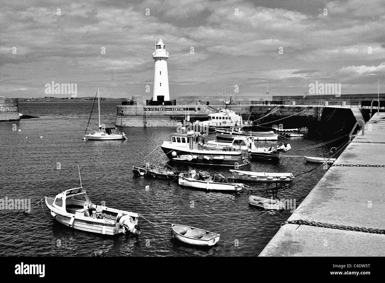 Donaghadee Hafen und Leuchtturm, Nordirland Stockfoto