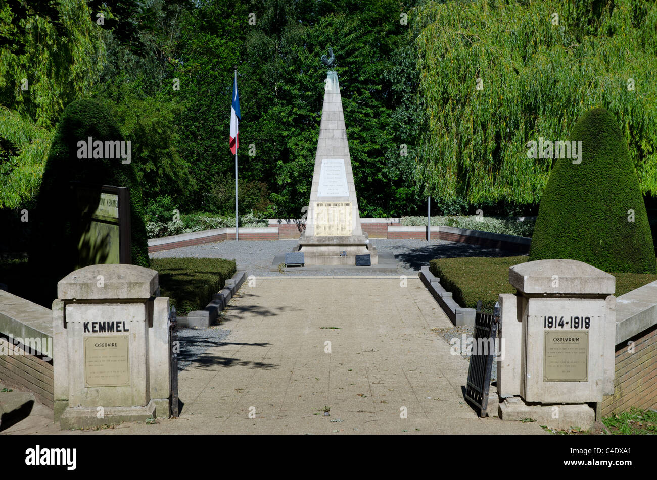 Französisch First World War Memorial, Französisch Massengrab am Hang des Mont Kemmel Stockfoto