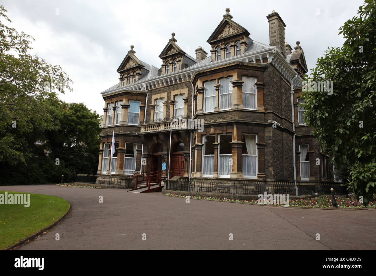 Mansion House in Cardiff, Südwales. Die offizielle Residenz des Lord Mayor von Cardiff, nun ein Grade II Listed Building. Stockfoto