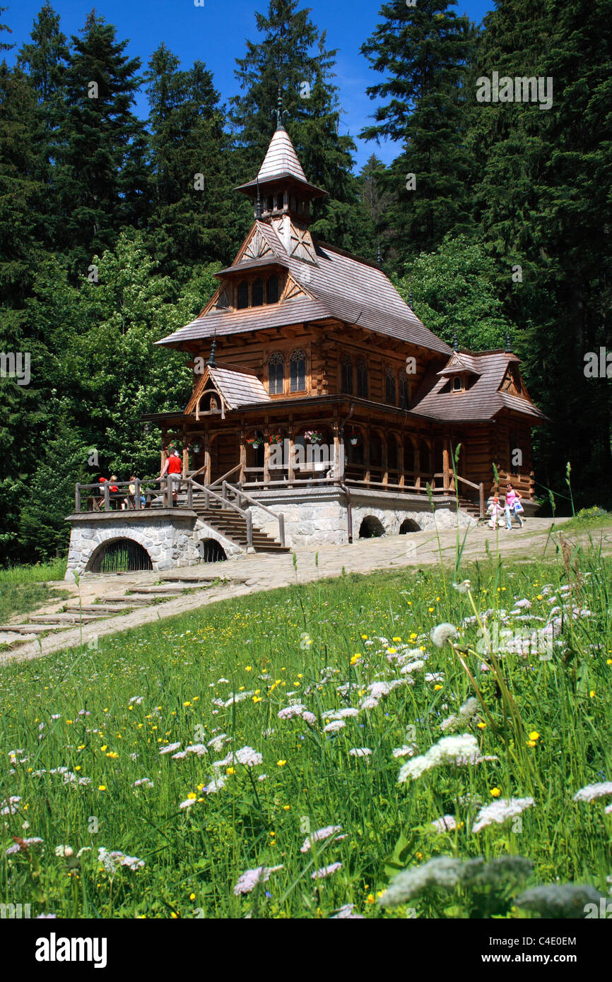 Hölzerne Kapelle des Heiligen Herzens von Jesus (Najswietszego Serca Jezusa) im Jaszczurowka in der Nähe von Zakopane, Polen Stockfoto