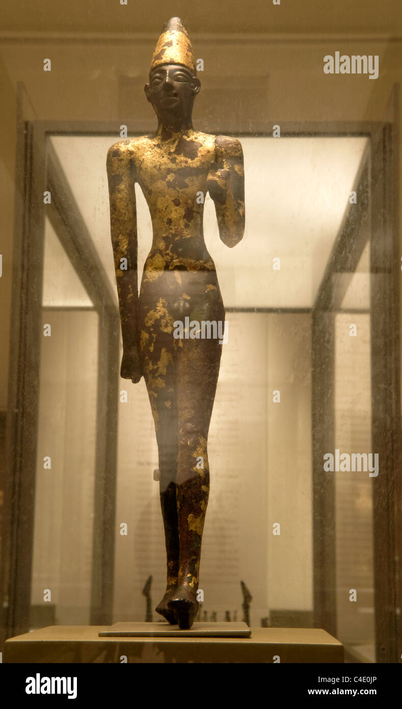 Nationalmuseum, Beirut, Libanon. Phönizische Figurinen mit Blattgold aus der Bronzezeit. Stockfoto