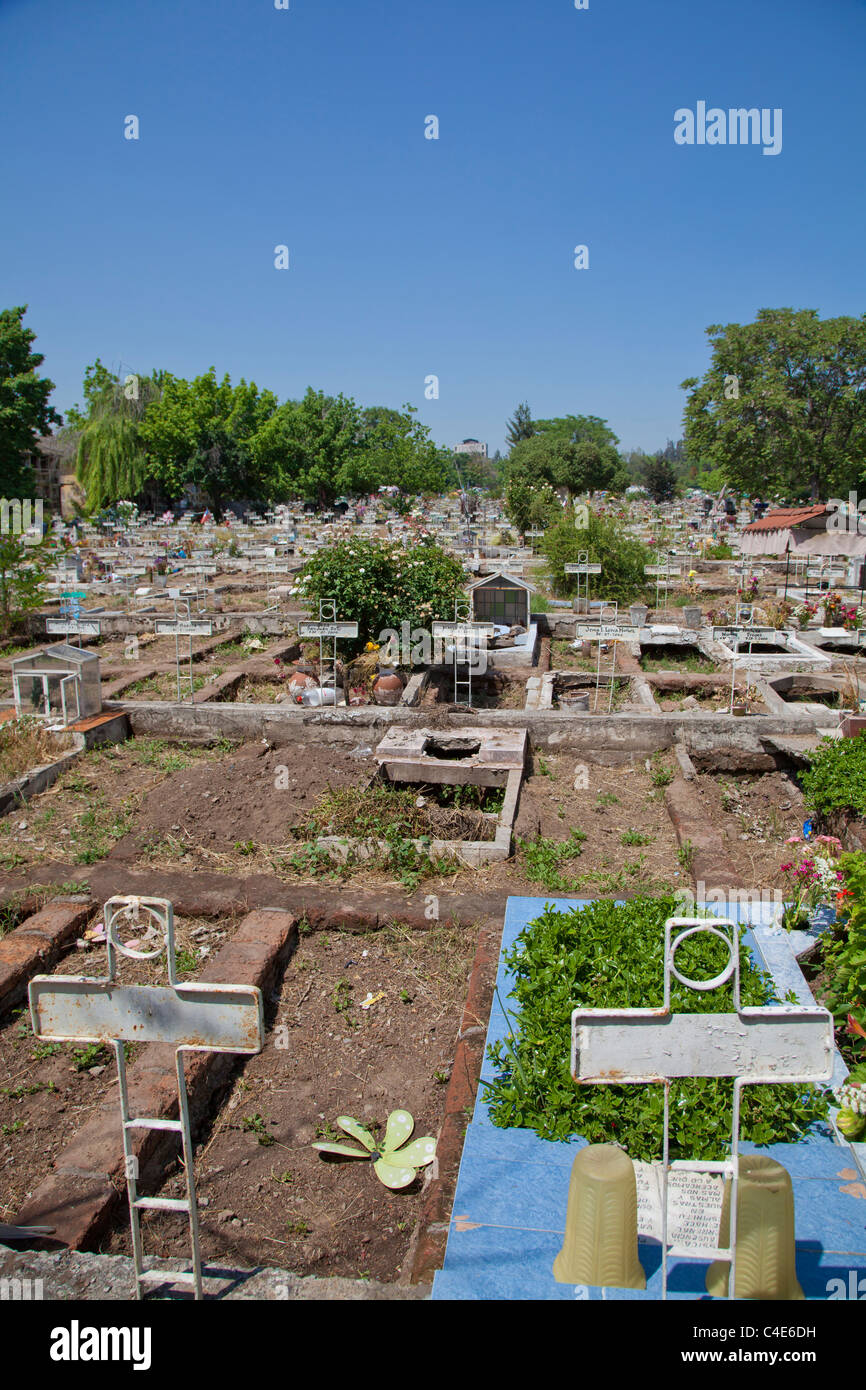 Der moderne Teil von Santiagos General Cemetery in Recoleta. Stockfoto