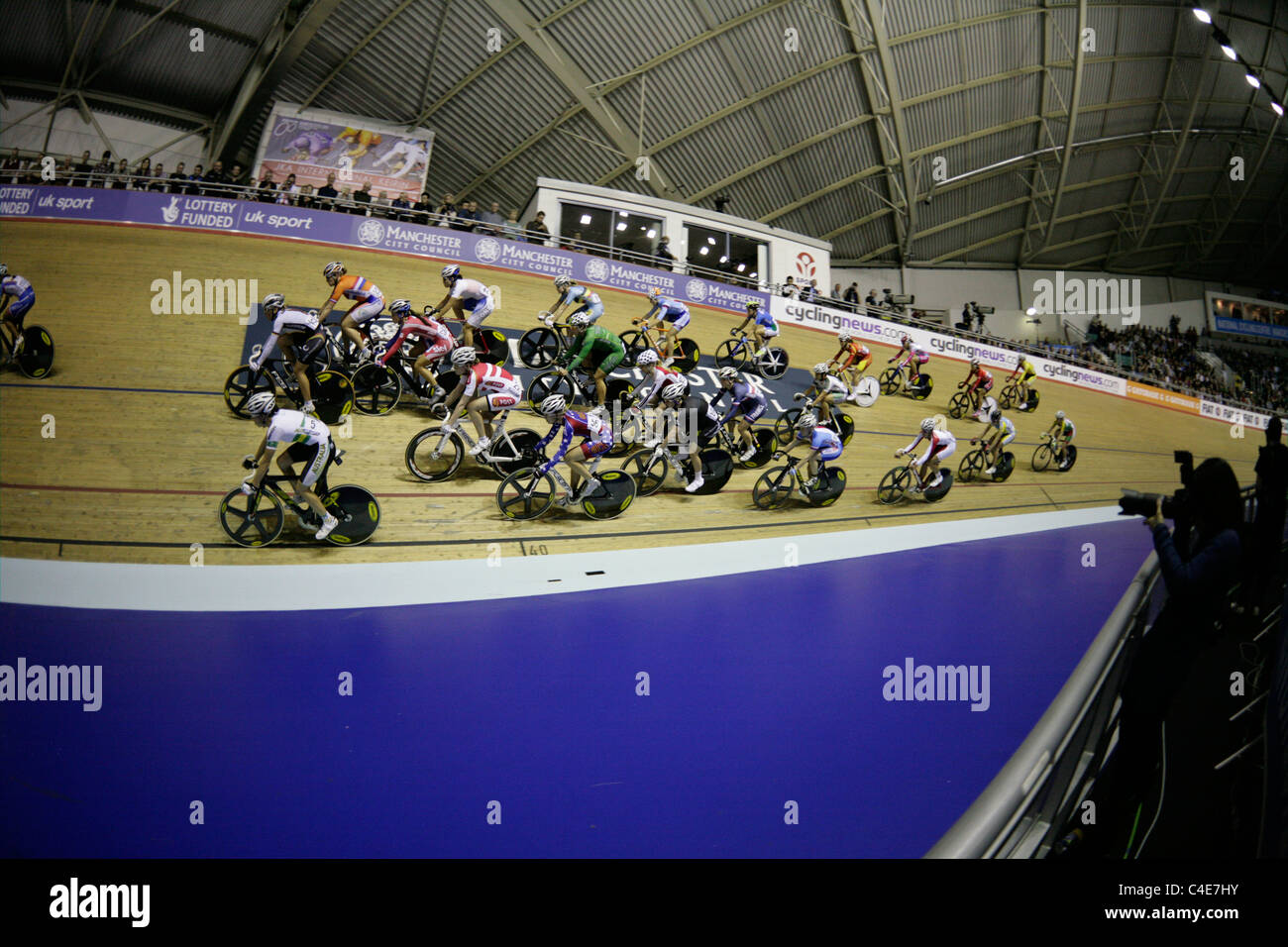 Frauen Omnium Punktefahren Elizabeth Armitstead UCI Track Cycling World Cup Wettbewerb Manchester Velodrome 19.03.11 Stockfoto