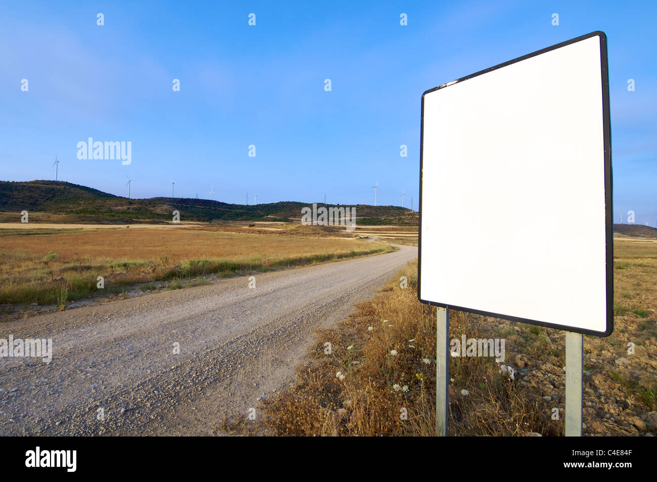 Signal für das Schreiben in einer kargen Landschaft Stockfoto
