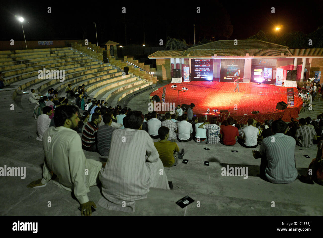 Musik-Performance und Fashion-Show ist Pakistan Stockfoto