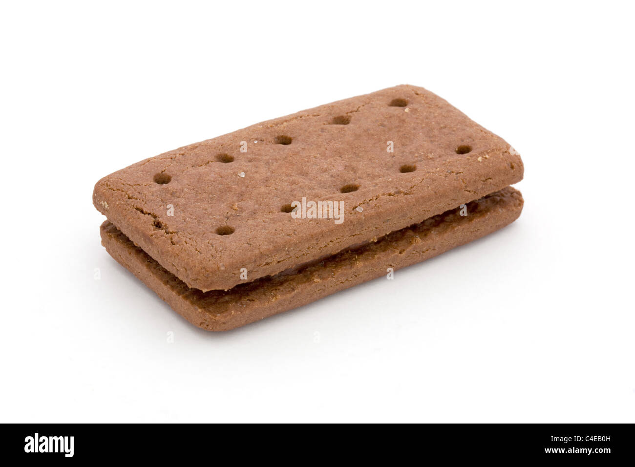 Einzelne Choclate Creme gefüllte Biskuit isoliert auf weiss Stockfoto