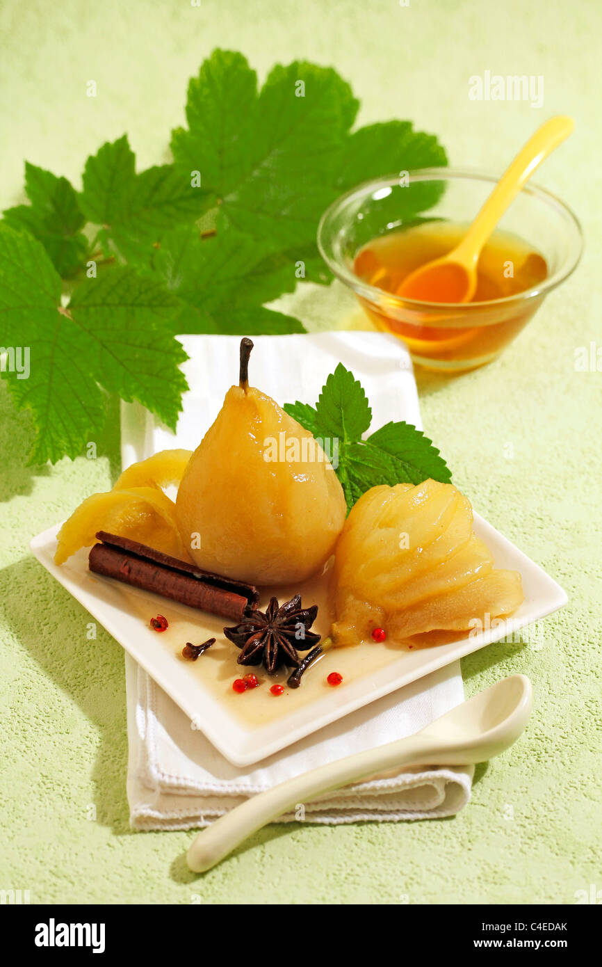 Birnen mit Ahorn Sirup und Gewürzen. Rezept zur Verfügung. Stockfoto