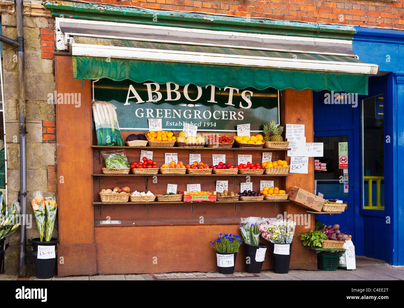 Gemüsehändler Shop in Shaftesbury, Dorset, England UK Stockfoto