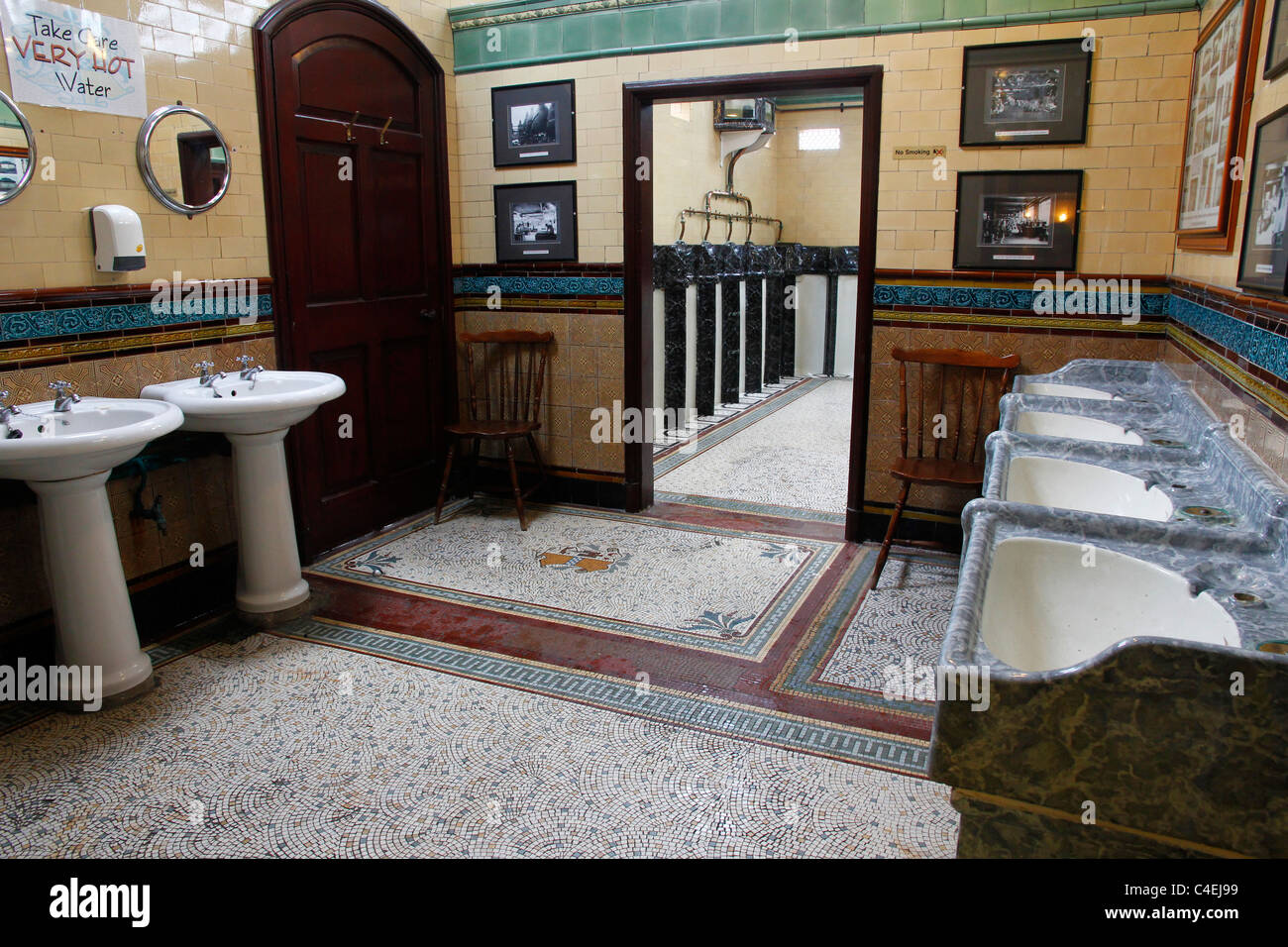 Berühmte aufwendige Gent's Victorian Öffentliche Toiletten, The Pier, Rothesay, Isle of Bute, Argyll, Schottland Stockfoto