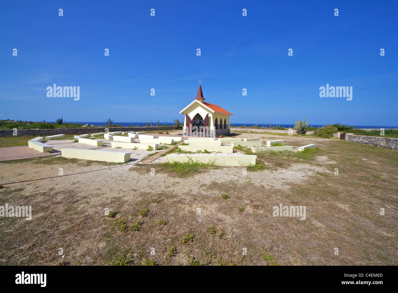 Alto Vista Wedding Chapel mitten in der Wüste nahe dem Ozean in Aruba Stockfoto