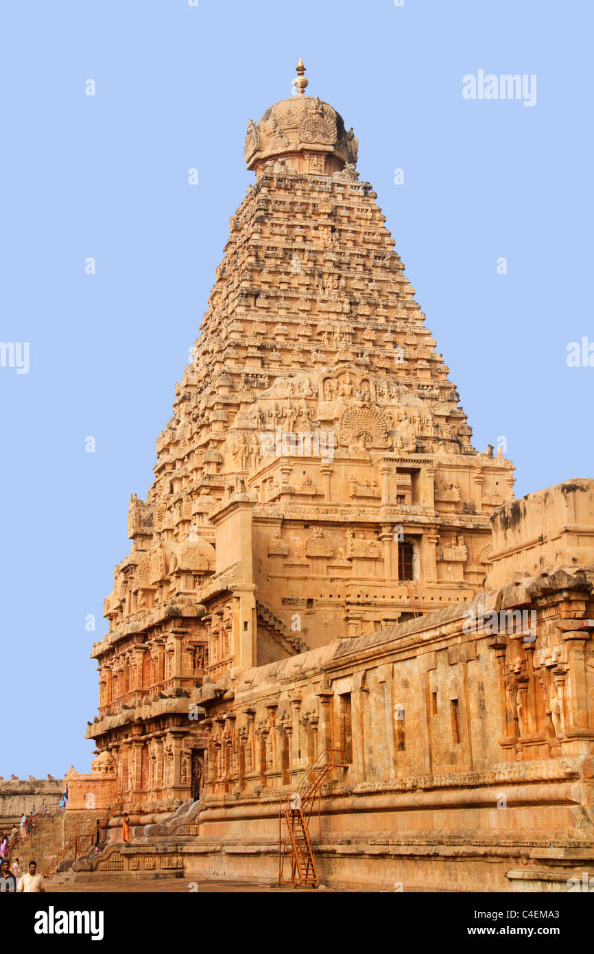 Granit Vimana (pyramidenförmige Turm über das Heiligtum) ist mit einer achteckigen Kuppel aus einem einzigen Block aus Granit gehauen gekrönt. Stockfoto