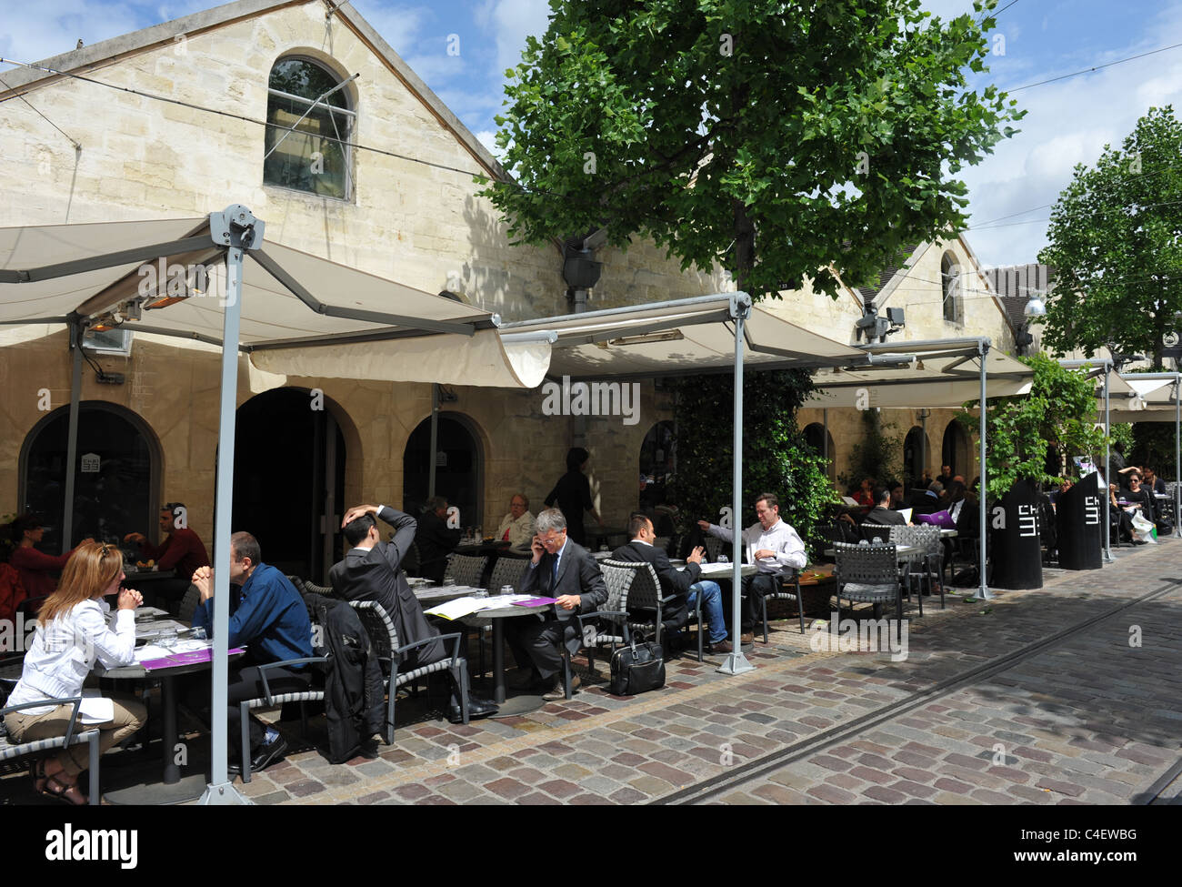 Frankreich/Paris/Bercy: Bercy Village - Speisen Sie in den ehemaligen Wein-Depots Stockfoto