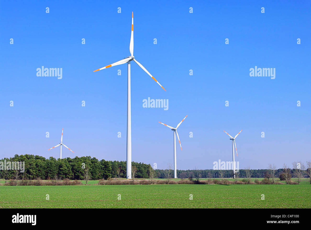 Windrad - Windkraftanlage 30 Stockfoto