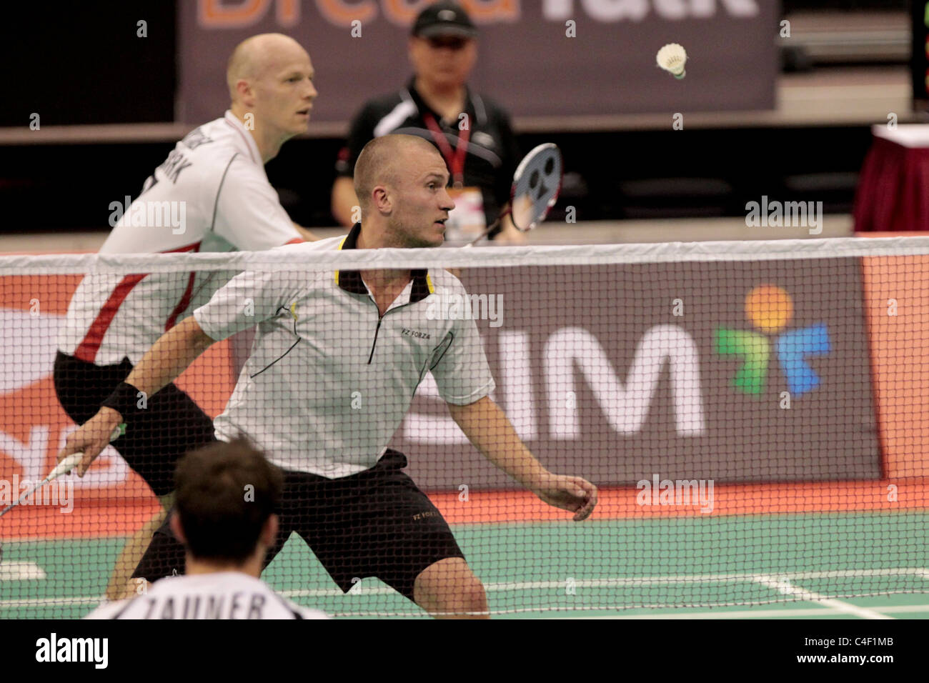 Rasmus Bonde und Anders Kristiansen während der Herren Doppel Qualifikation der Li-Ning Singapore Open 2011. Stockfoto