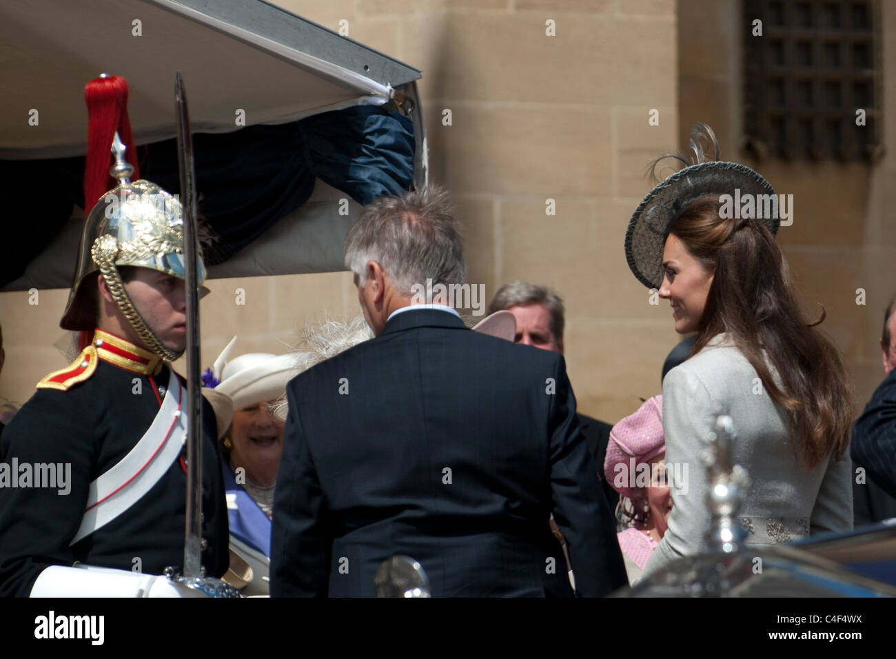 Seine königliche Hoheit Herzogin von Cambridge (Kate Middleton) Ankunft Reihenfolge der Strumpfband-Zeremonie in WIndsor Castle Stockfoto