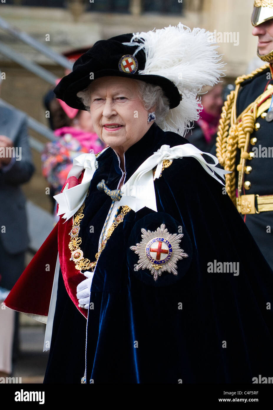 Ihre Majestät Königin Elizabeth II Strumpfband Prozession, Windsor Castle, 2011 Stockfoto
