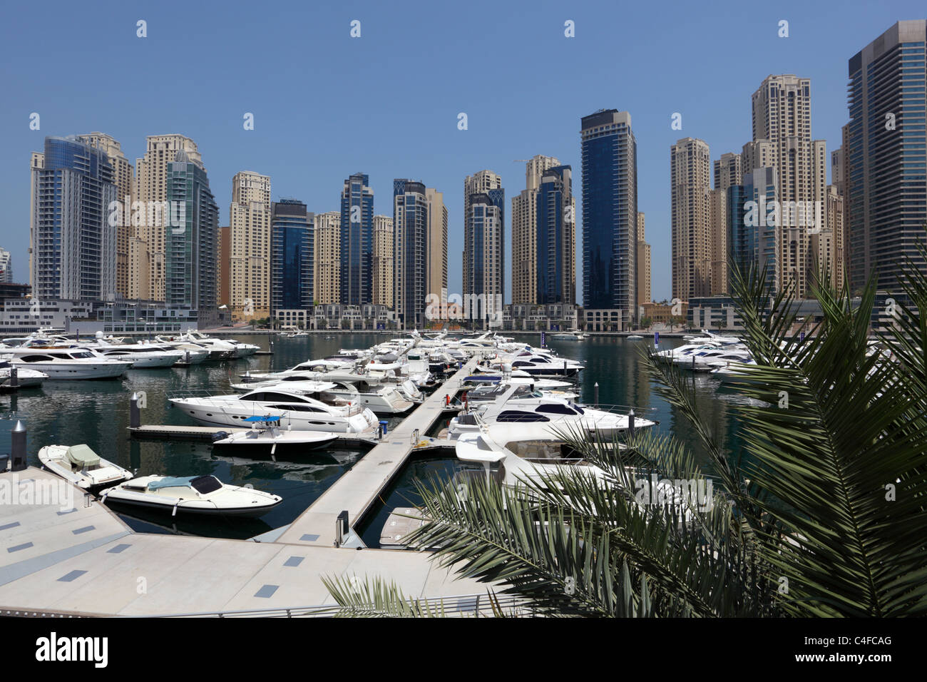 Yachten in Dubai Marina, Vereinigte Arabische Emirate Stockfoto