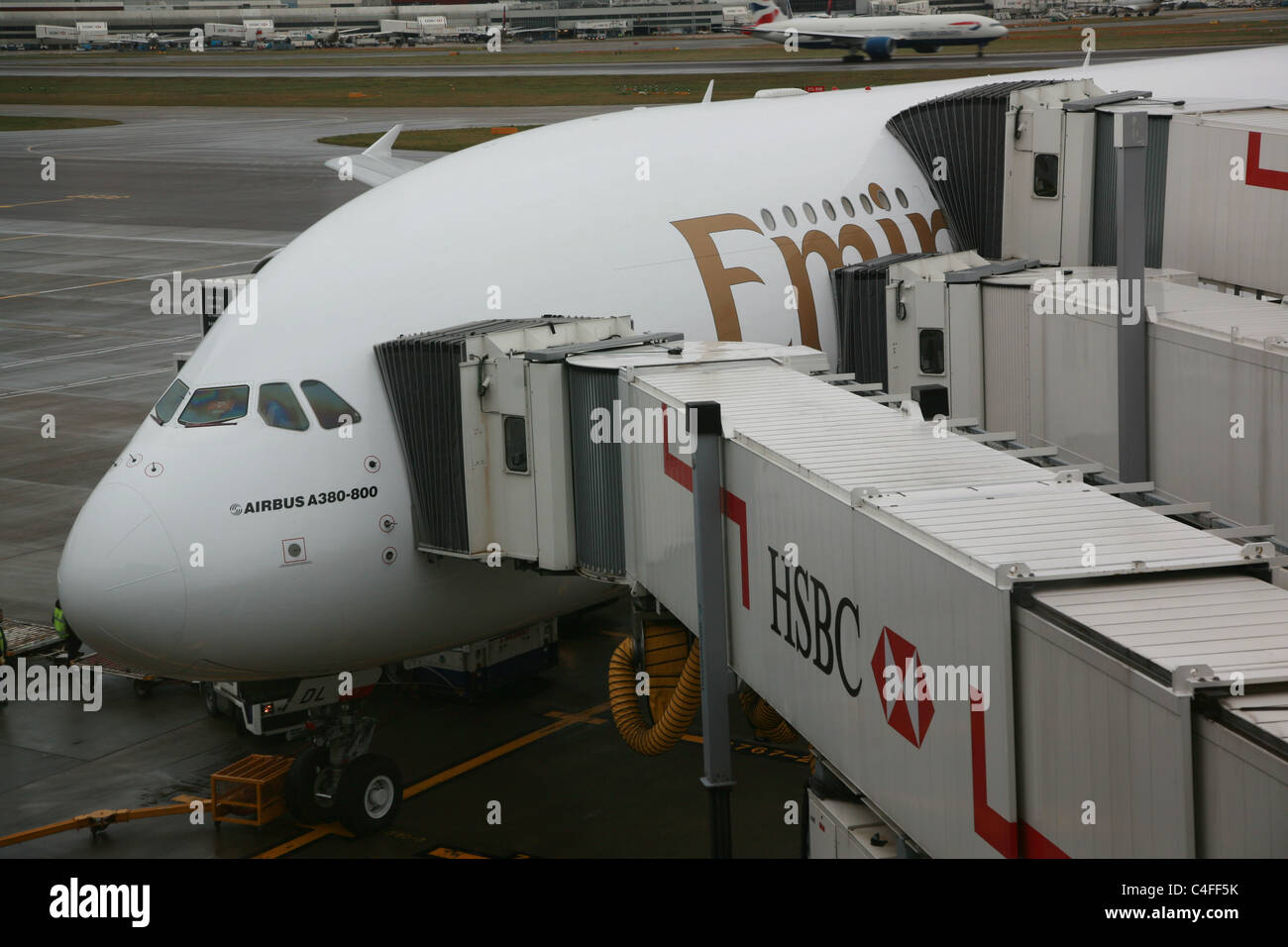 Emirates Airbus A380 Heathrow Flughafen Gate london Stockfoto