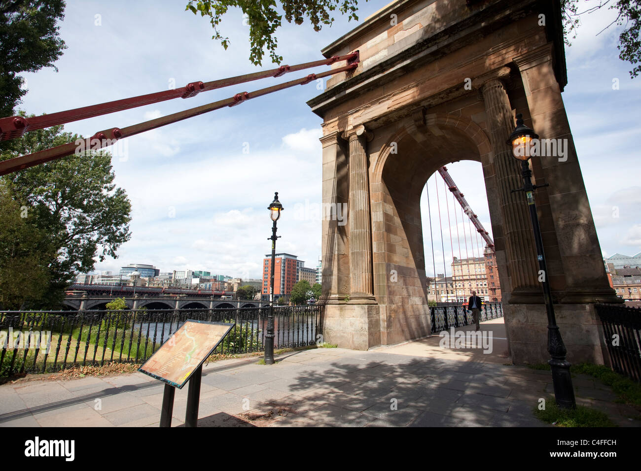 South Portland Street Hängebrücke über den Fluss Clyde in Glasgow.Photo:Jeff Gilbert Stockfoto