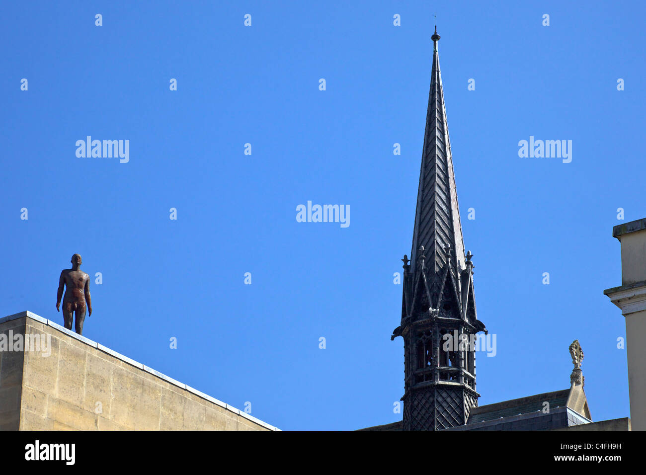 Stehende Figur von Antony Gormley, Bestandteil einer anderen Zeit II, Exeter College, Broad Street, Oxford University, Oxfordshire, Engla Stockfoto