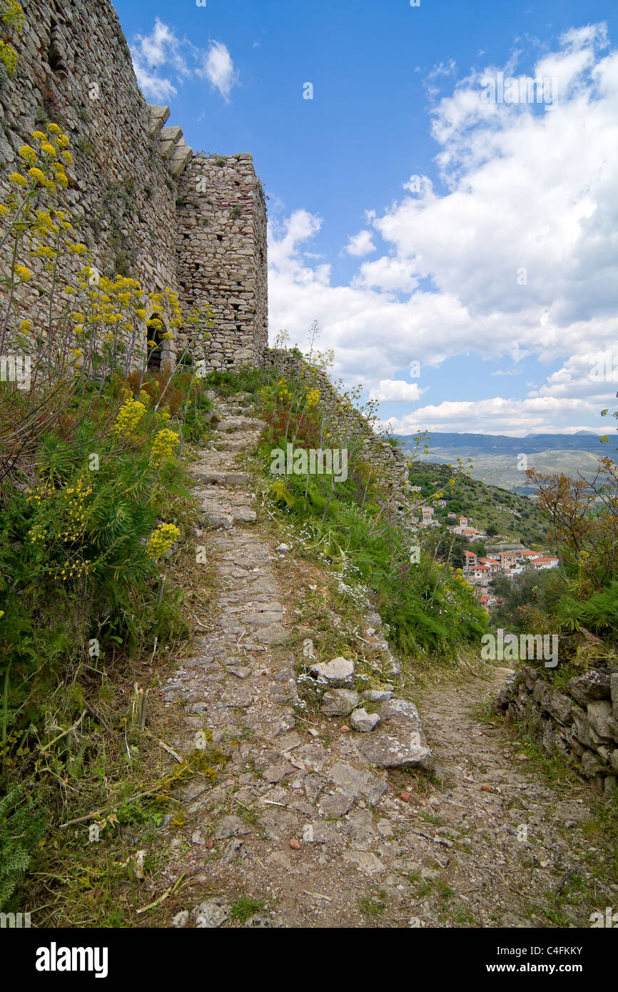 Die alte und historische Burg Karitena Stockfoto