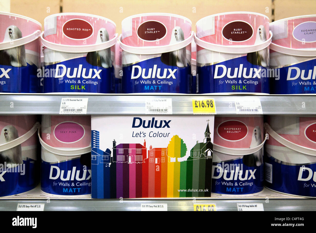 Dulux Dosen Farbdosen für Verkauf, Homebase Shop UK Stockfoto