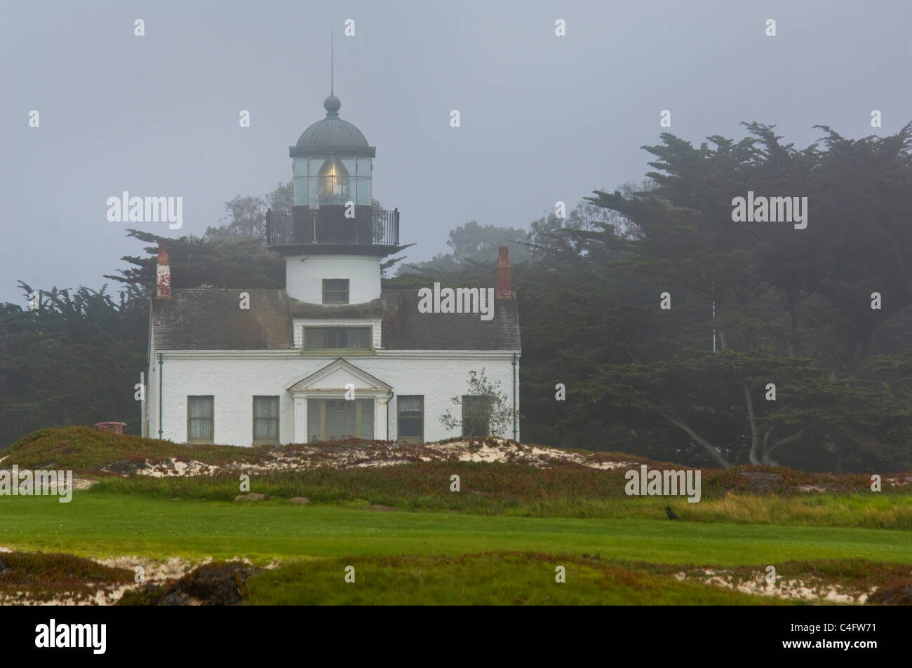 Point Pinos Lighthouse in Monterey Peninsula Nebel, Pacific Grove, Kalifornien Stockfoto