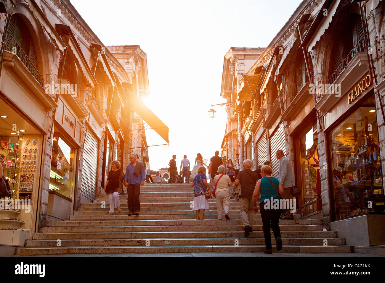 Venedig, Shopping auf der Rialto-Brücke Stockfoto