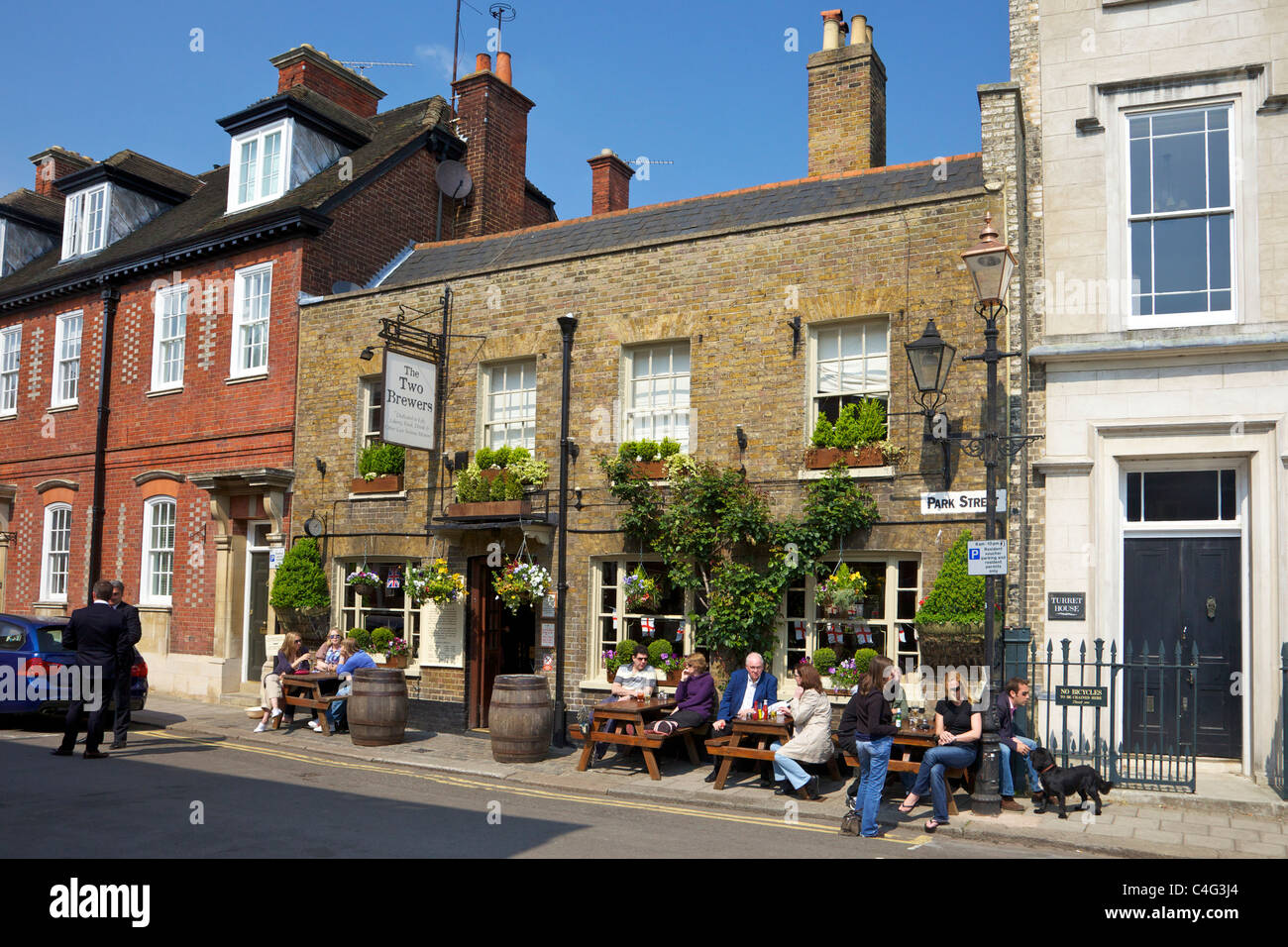 Zwei Brauereien Pub Park Street Windsor Berkshire England GB UK British Isles Stockfoto