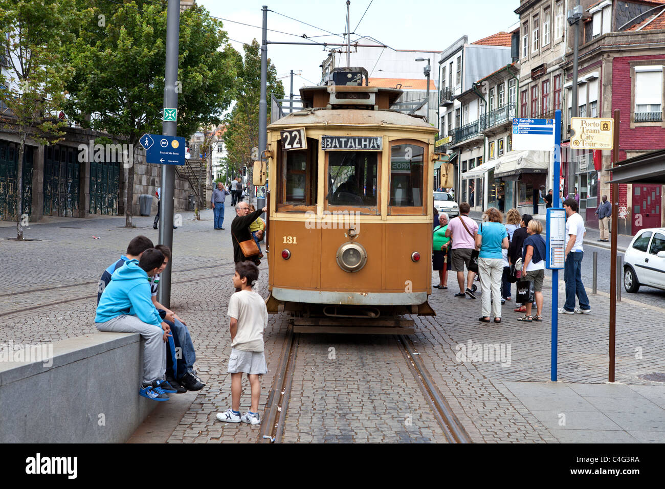 Alte Straßenbahn im Hafen, Porto, Portugal Stockfoto