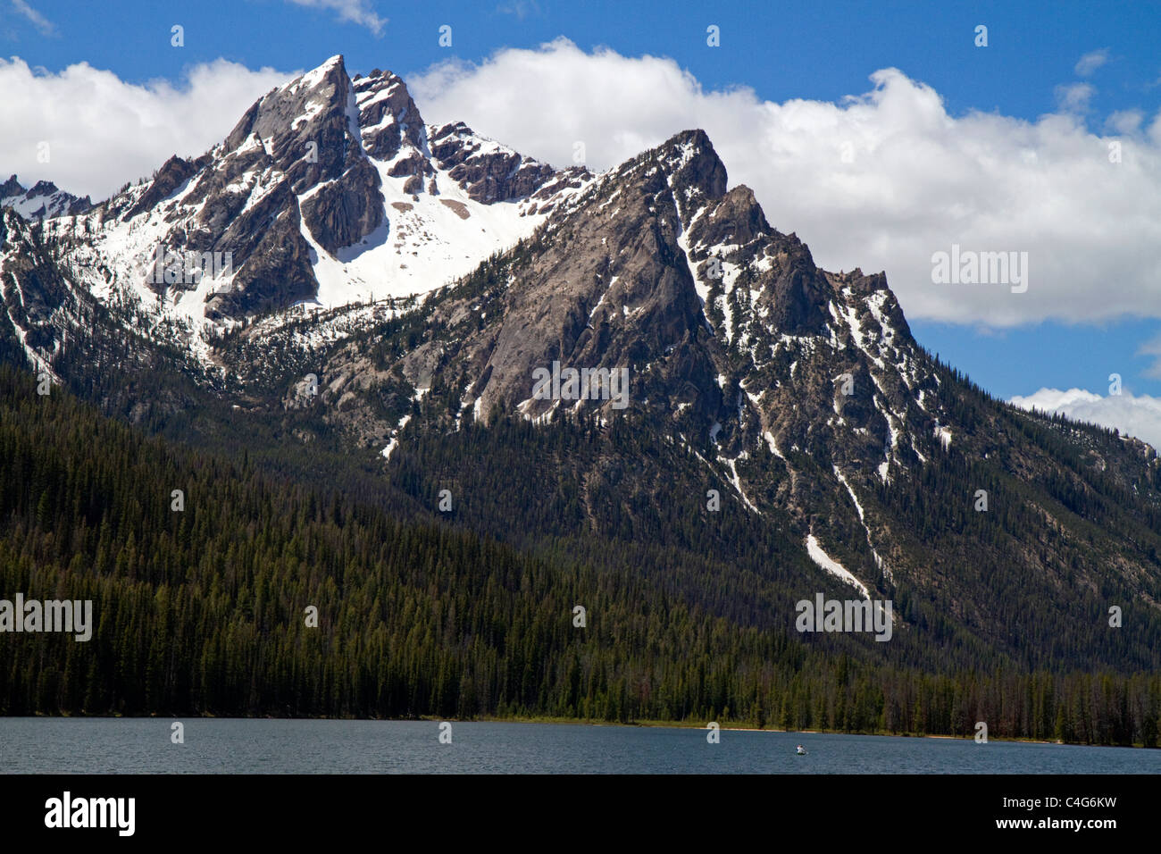 McGown Gipfel und Stanley See in Sägezahn-Gebirge in der Nähe von Stanley, Idaho, USA. Stockfoto