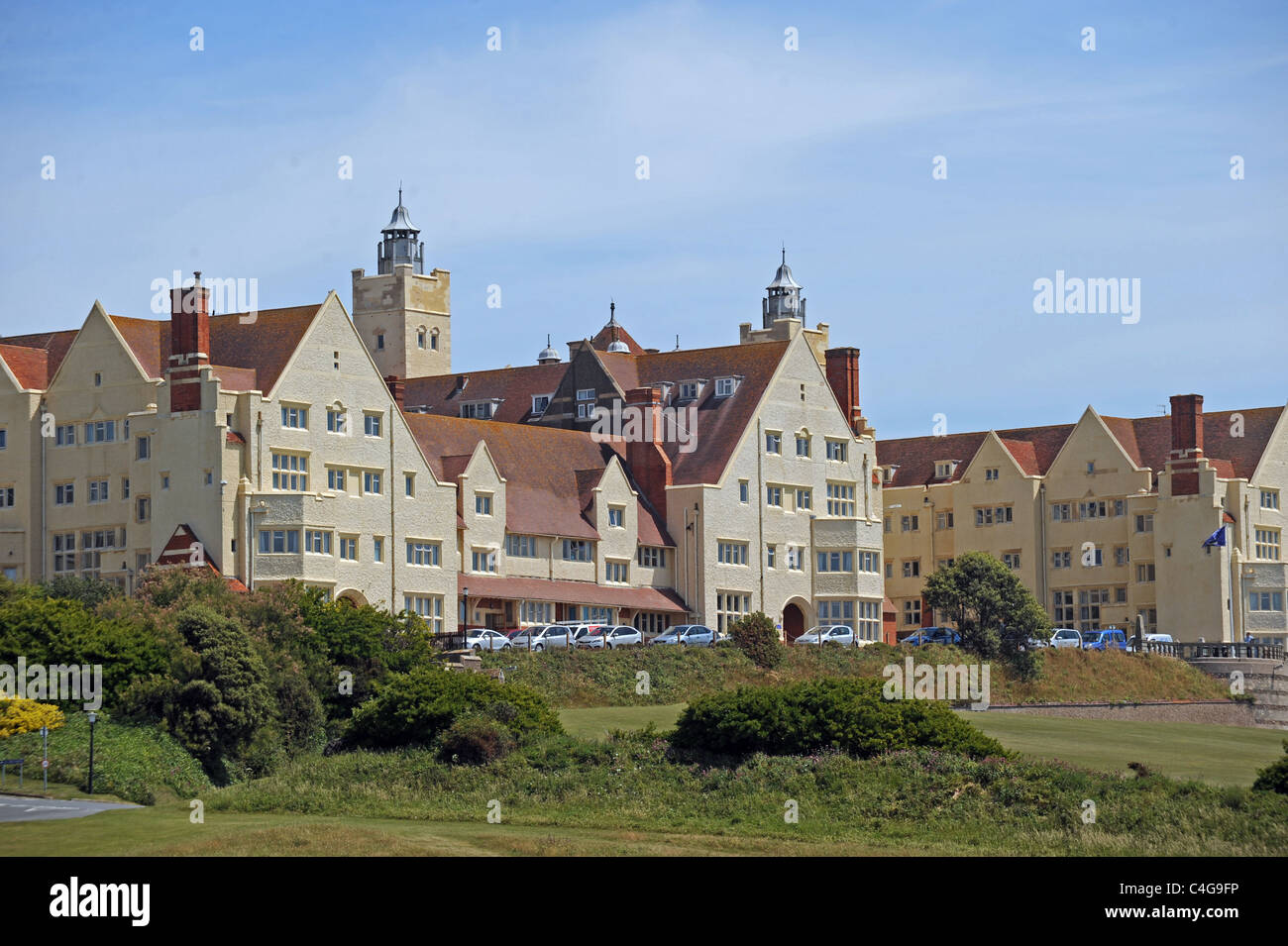 Roedean School für Mädchen, die mit Blick auf die Klippen und das Meer in der Nähe von Brighton UK Sussex Stockfoto