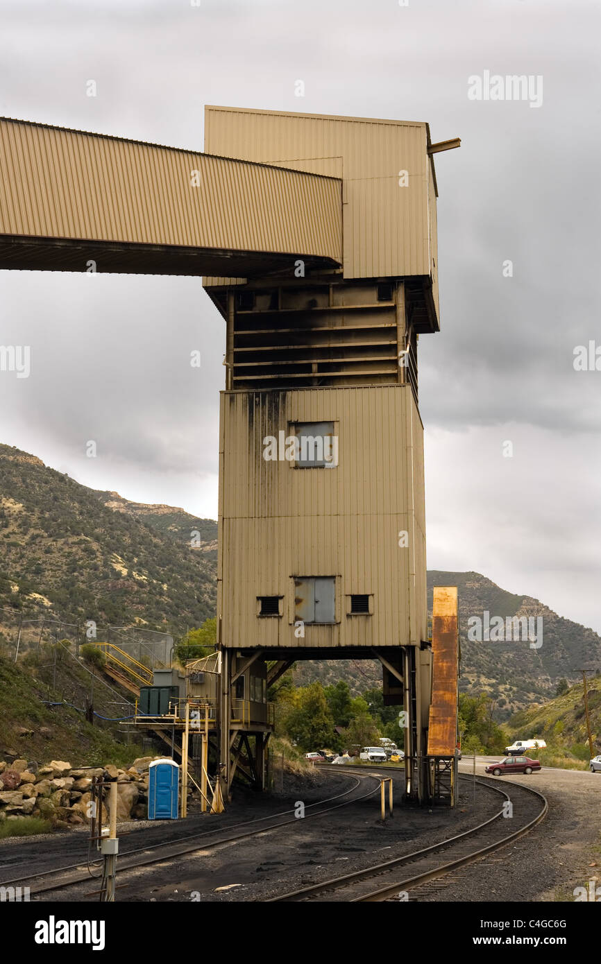Somerset, Colorado - Zeche mit Schiene laden Bereich und Kohle Trichter. Stockfoto