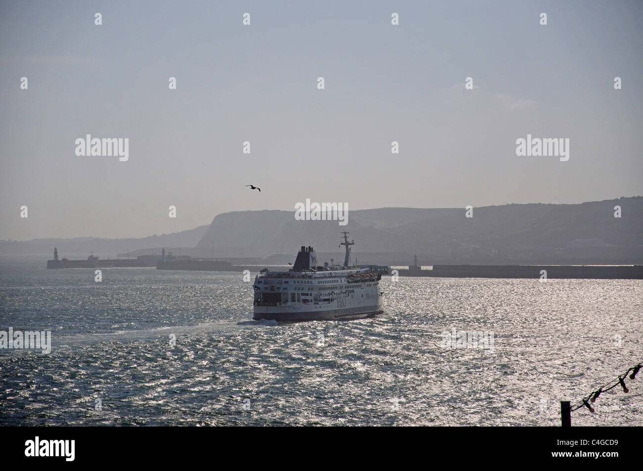 P & O Fähre in Dover Hafen von Dover, Kent, England, Vereinigtes Königreich Stockfoto