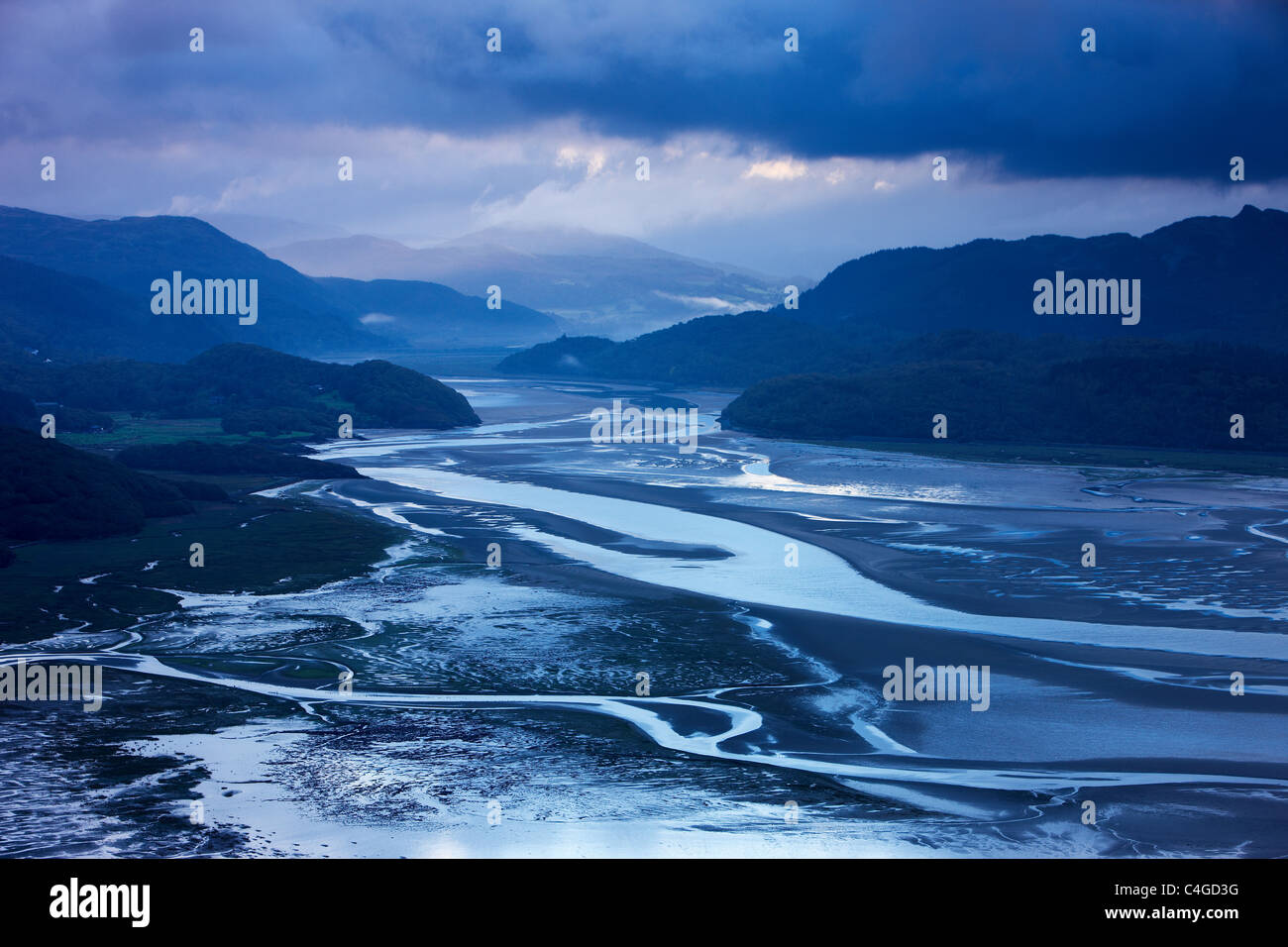 die Mawddach Mündung bei Dämmerung, Snowdonia, Nordwales Stockfoto