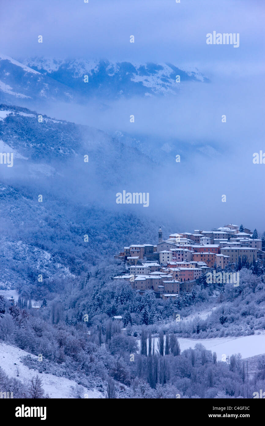 PRECI in Winter, Valnerina, Nationalpark Monti Sibillini, Umbrien, Italien Stockfoto